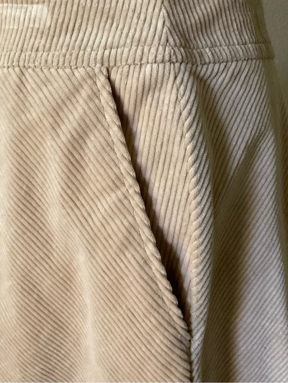 Boden beige corduroy